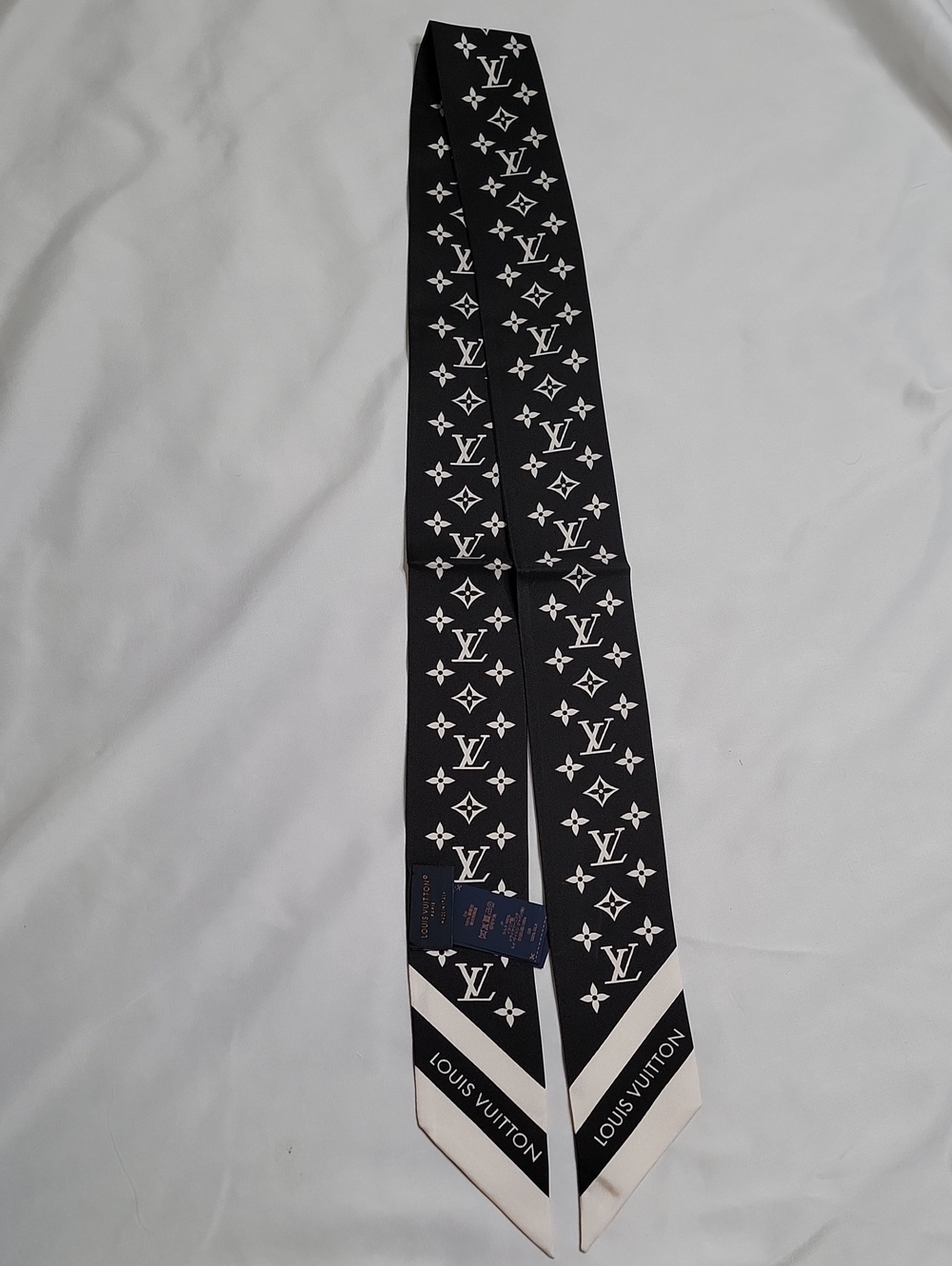 Louis Vuitton Black & White Monogram Silk Twilly